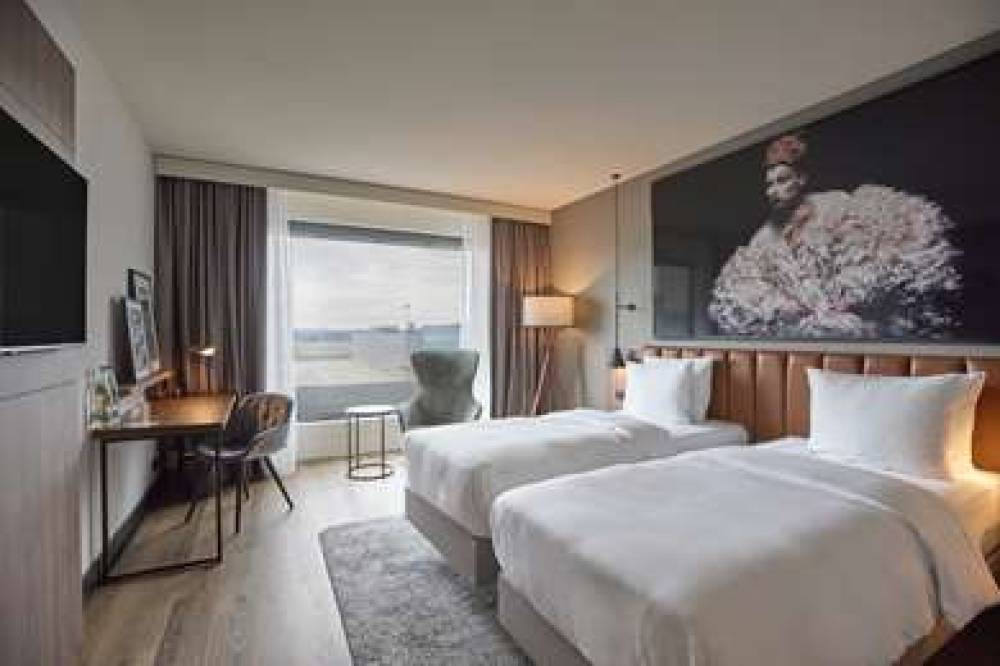 Radisson Blu Hotel, Zurich Airport 1