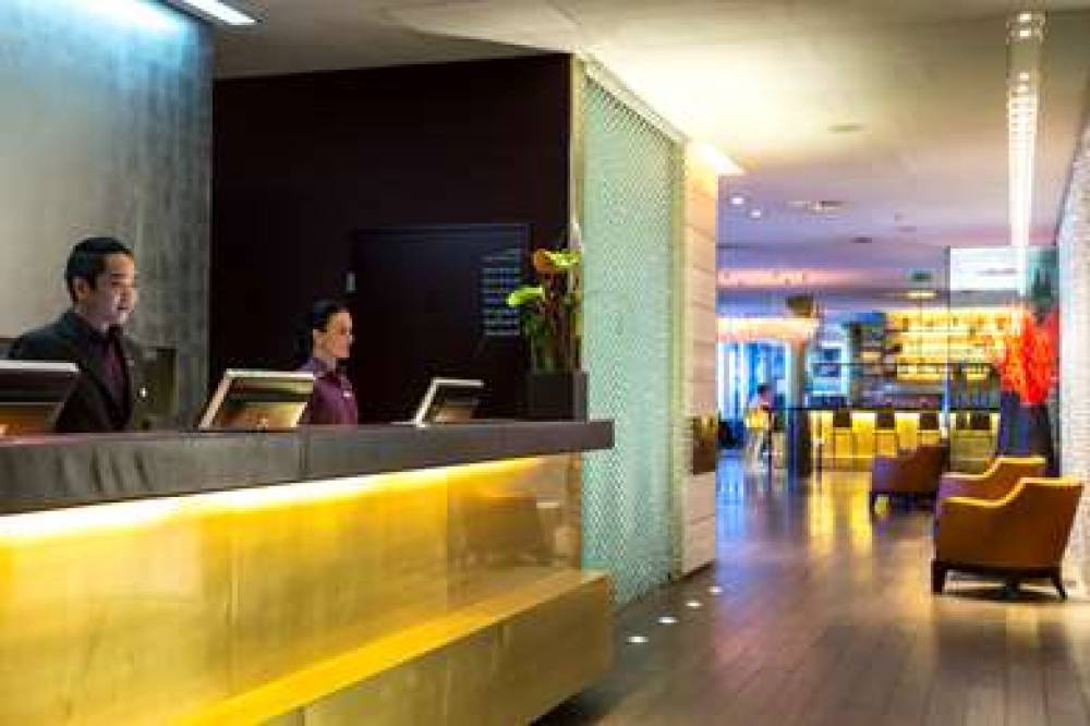 Radisson Blu Media Harbour Hotel Dusseldorf 6