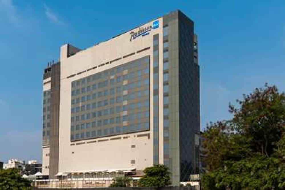 Radisson Blu Towers Kaushambi Delhi