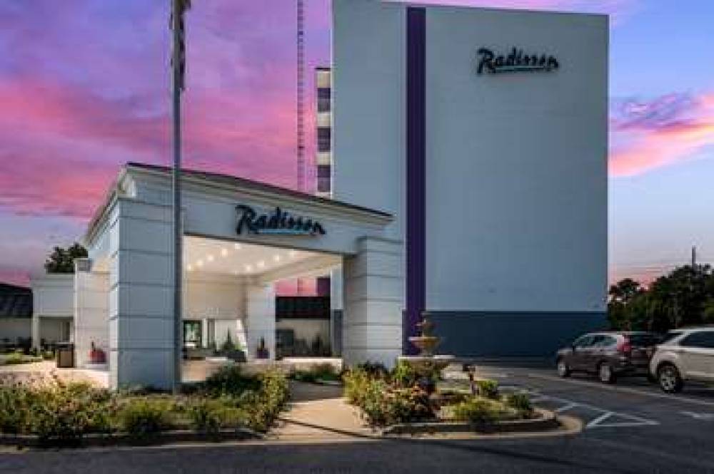 RADISSON GRAND RAPIDS RIVERFRONT 8