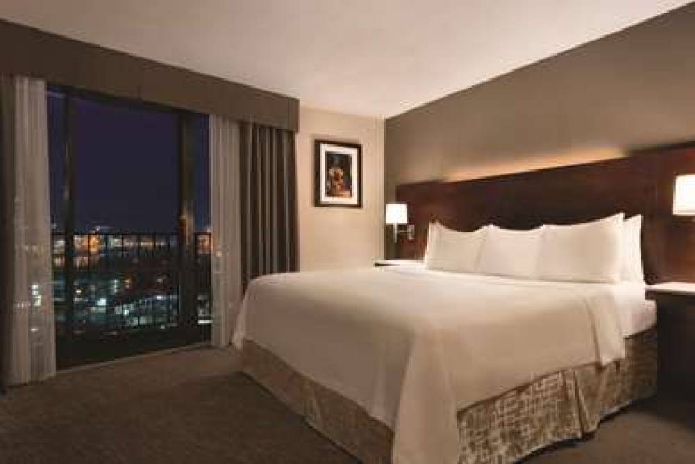 Radisson Hotel Cincinnati Riverfront 6