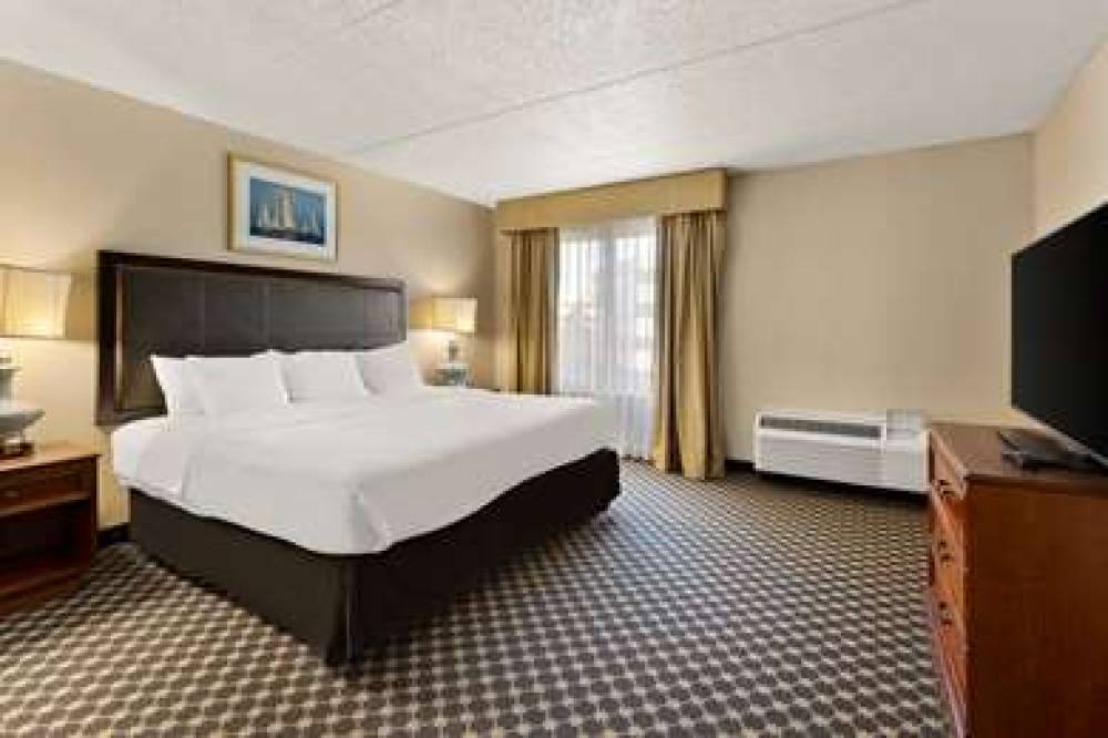 Radisson Hotel Cleveland Airport West 9