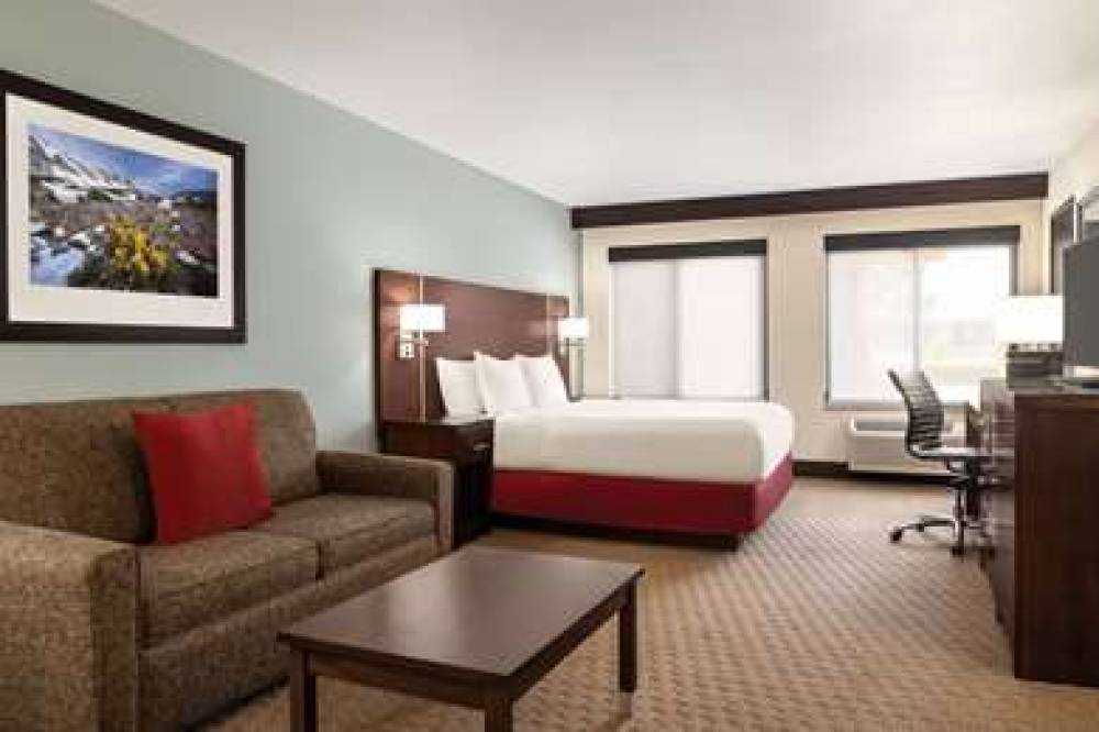 Radisson Hotel Colorado Springs Airport 6