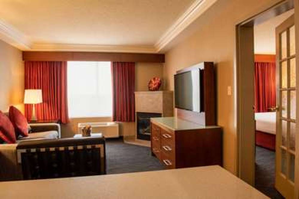 Radisson Hotel & Suites Fort McMurray 10