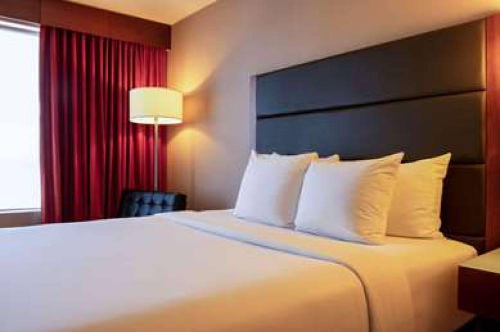 Radisson Hotel & Suites Fort McMurray 4