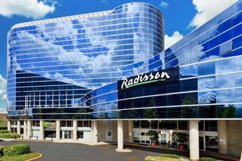 RADISSON HOTEL VANCOUVER AIRPORT 3