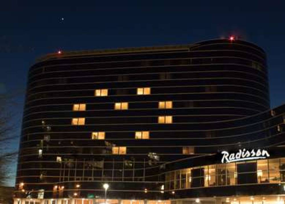 RADISSON HOTEL VANCOUVER AIRPORT 2