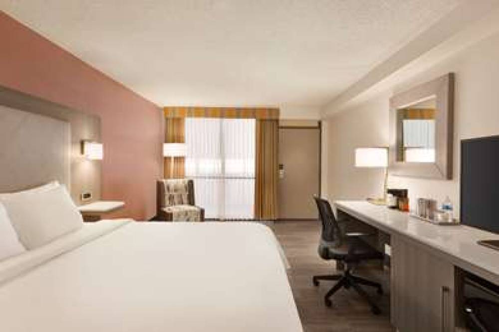 RADISSON LENEXA OVERLAND PARK 9