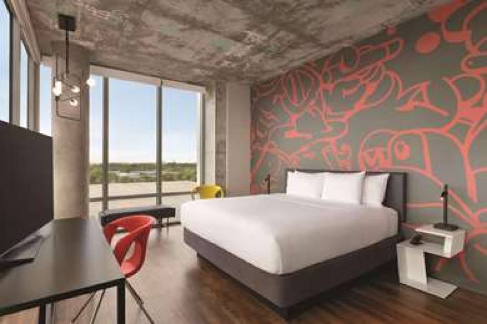 RADISSON RED MIAMI AIRPORT 7