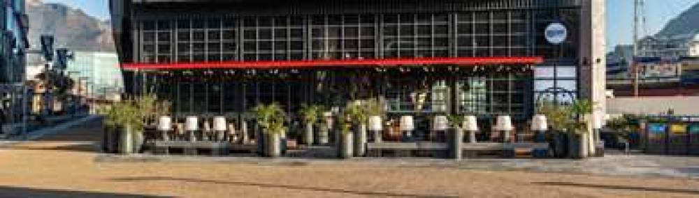 RADISSON RED V AND A WATERFRONT 7