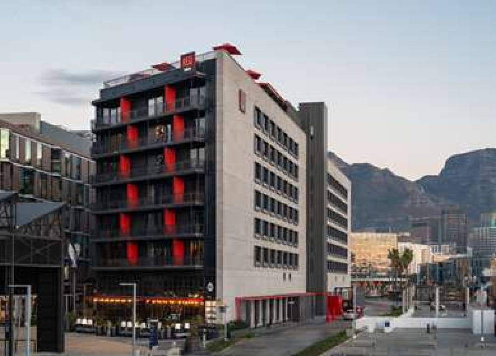 RADISSON RED V AND A WATERFRONT 8