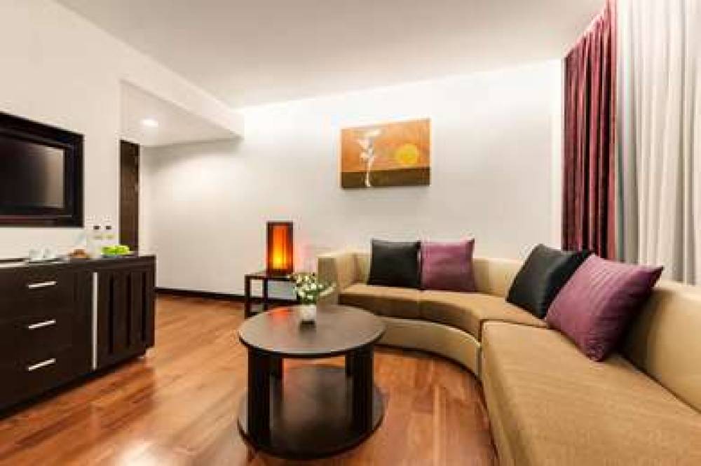 Radisson Suites Bangkok Sukhumvit 8