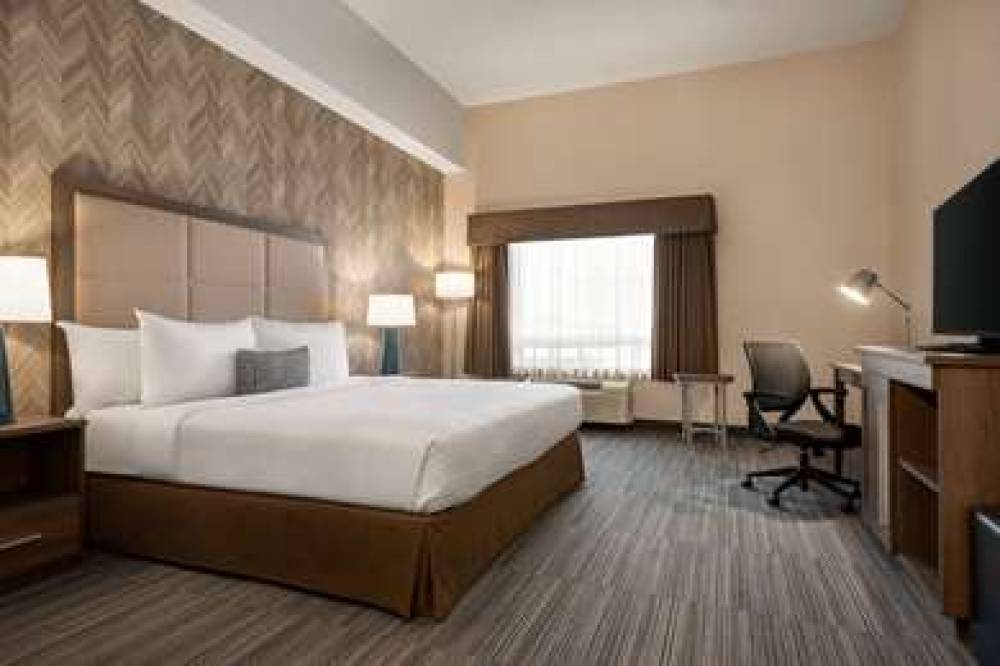 Ramada Airdrie Hotel And Suites 8