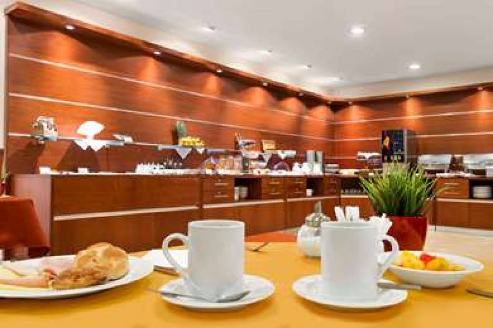 Ramada Airport Hotel Prague 5