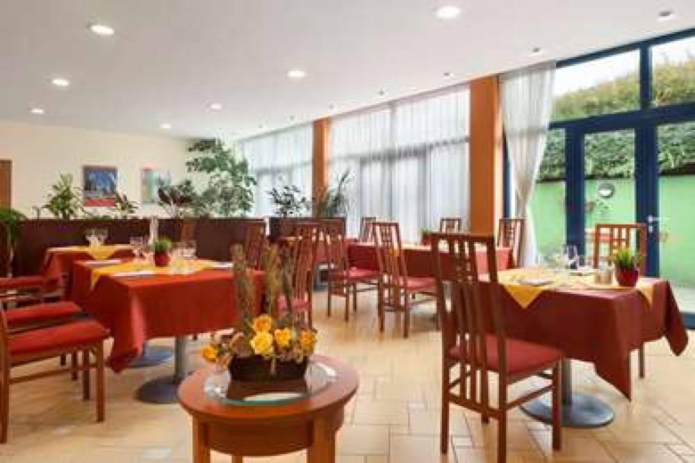 Ramada Airport Hotel Prague 7