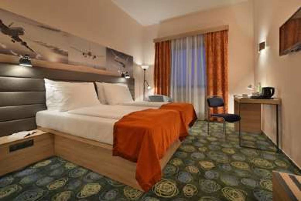 Ramada Airport Hotel Prague 8