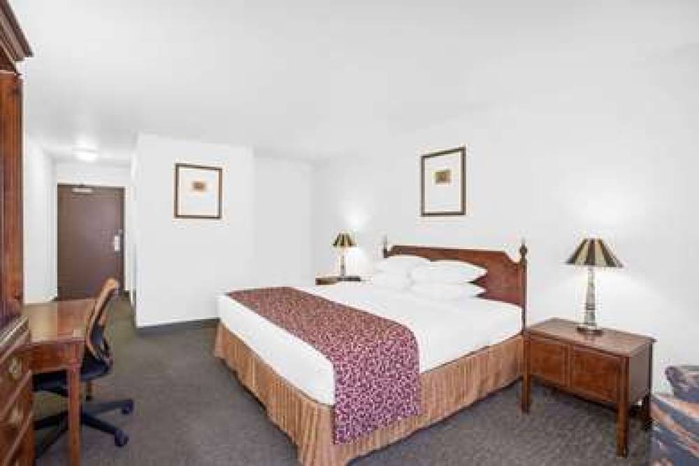 Ramada Barstow 4