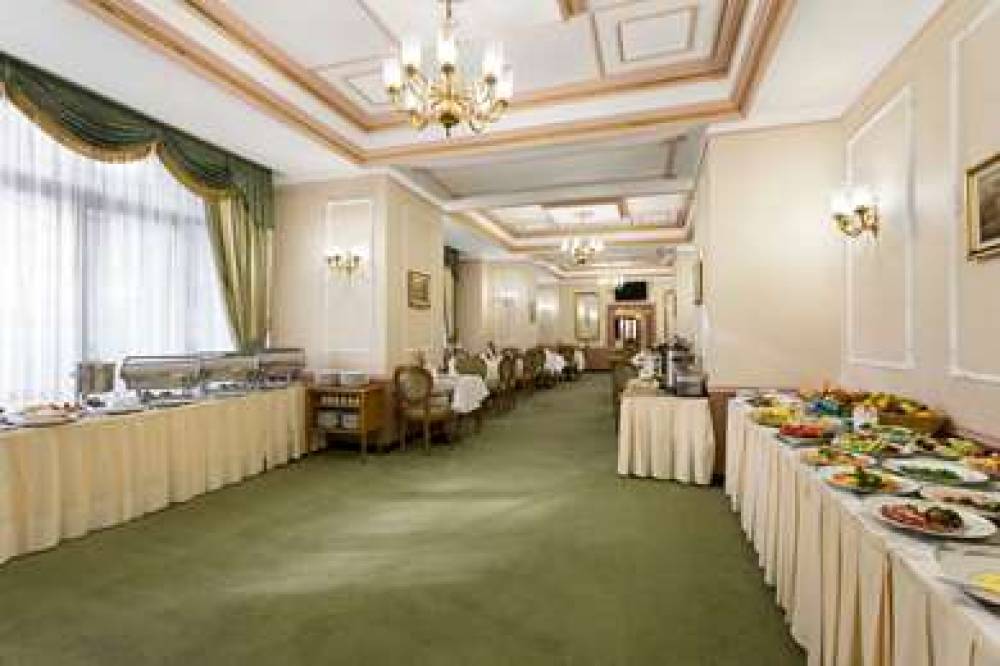 Ramada Bucharest Majestic Hotel 4