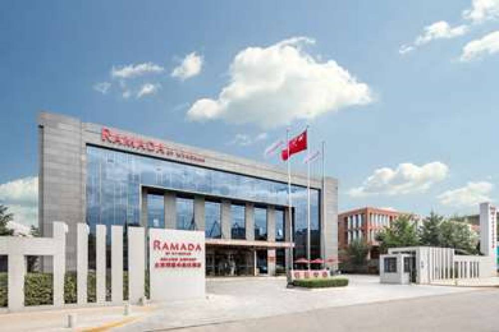 RAMADA BY WYNDHAM BEIJING AIRPORT 2