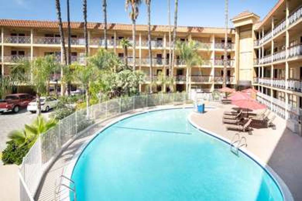 Ramada By Wyndham, Burbank Airport 7