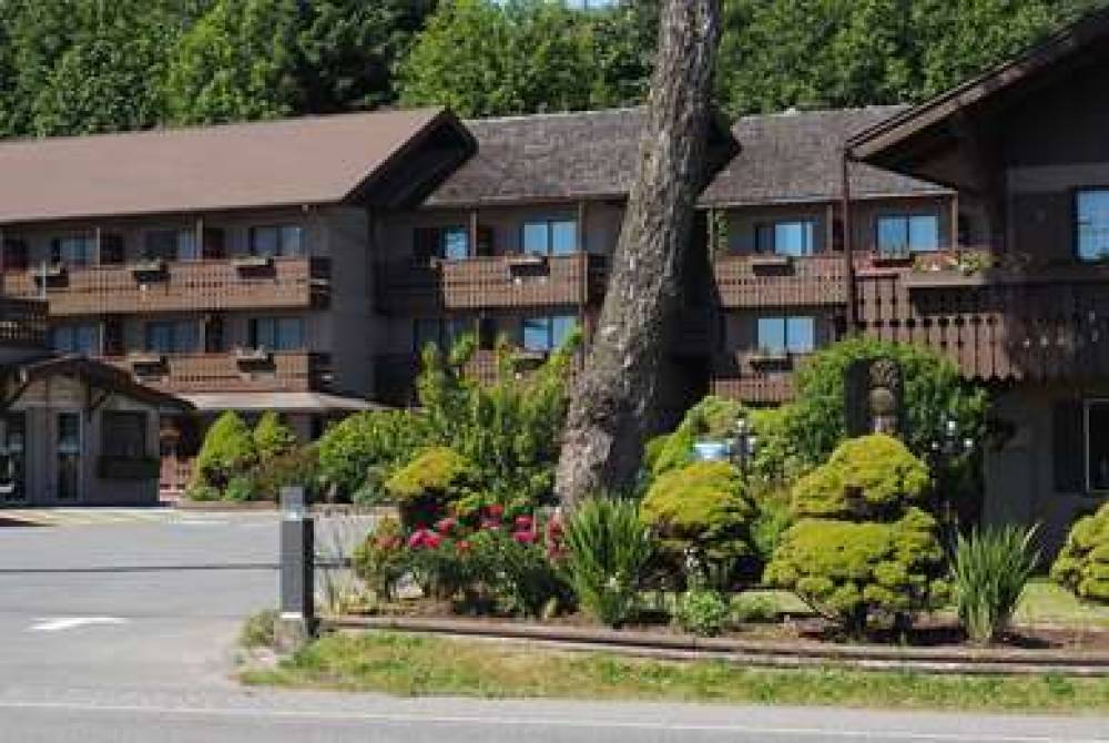 RAMADA BY WYNDHAM CAMPBELL RIVER 6