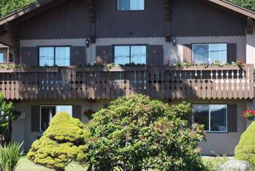 RAMADA BY WYNDHAM CAMPBELL RIVER 2