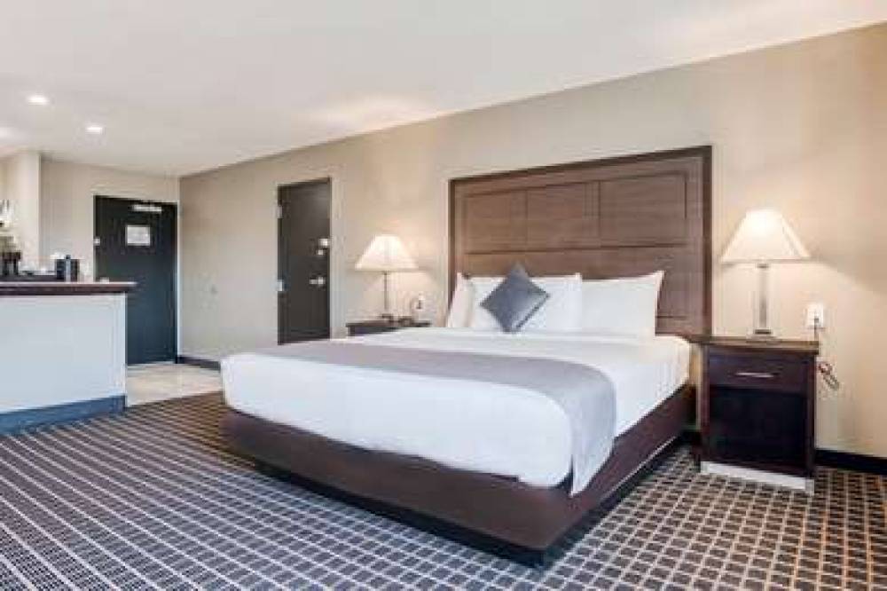 RAMADA BY WYNDHAM DALLAS 9