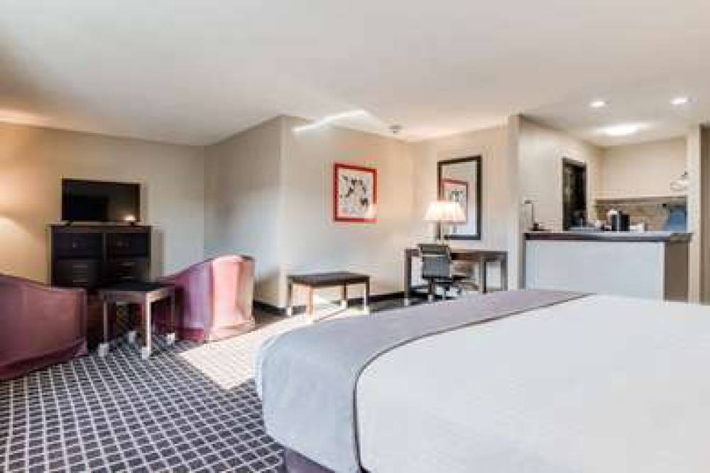 RAMADA BY WYNDHAM DALLAS 8