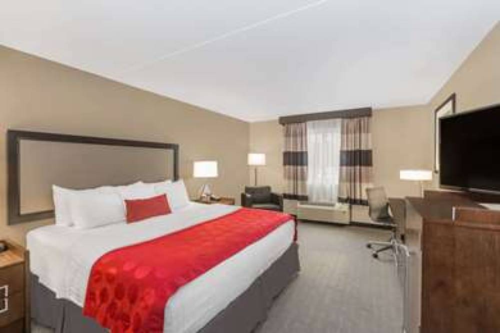 RAMADA BY WYNDHAM DES MOINES AIRPOR 7