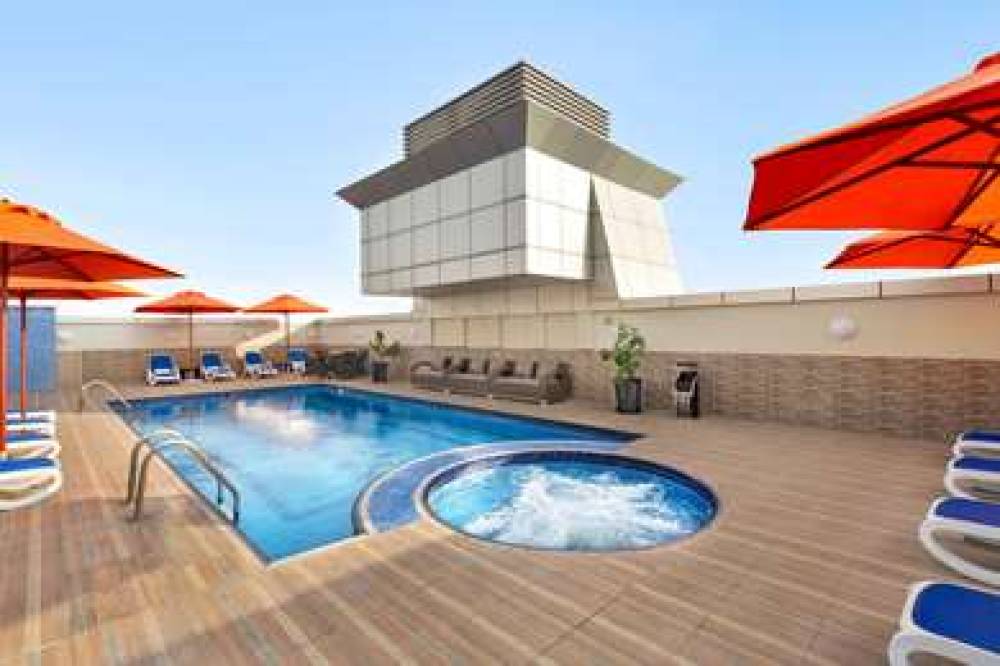 RAMADA BY WYNDHAM DUBAI DEIRA 4