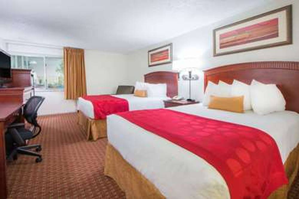 Ramada By Wyndham Enid 10