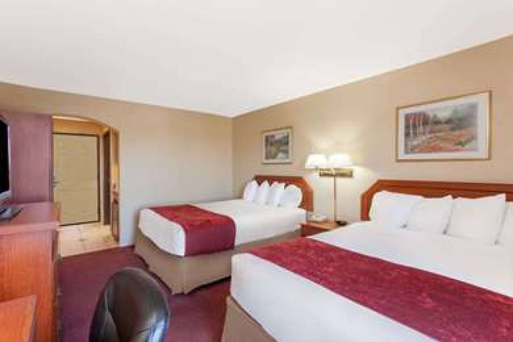 Ramada By Wyndham Fresno Northwest 9