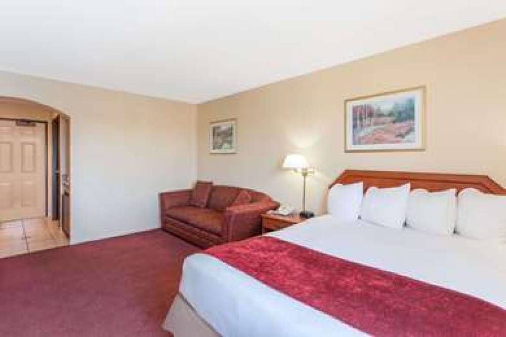 Ramada By Wyndham Fresno Northwest 7