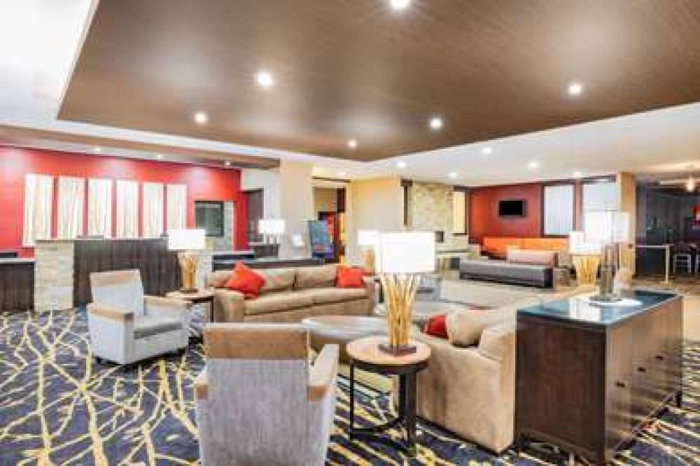 Ramada By Wyndham Grand Forks 8