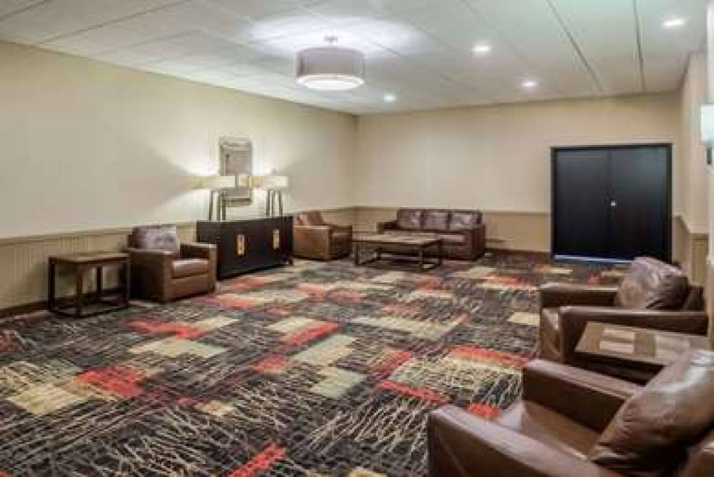 Ramada By Wyndham Grand Forks 1