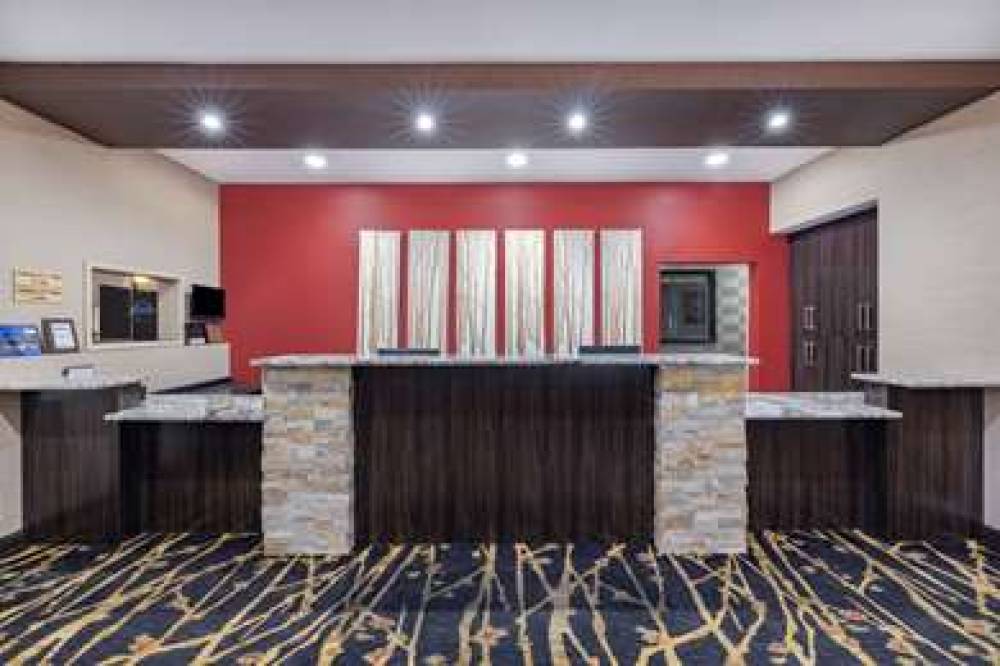 Ramada By Wyndham Grand Forks 5