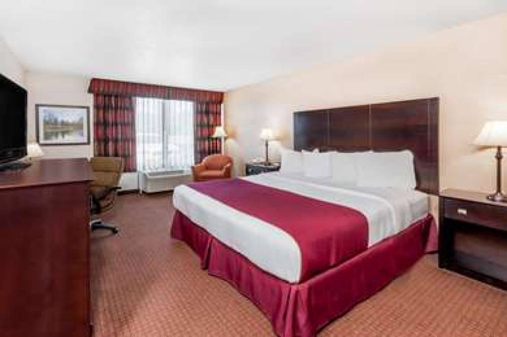 Ramada By Wyndham Grayling Hotel & Conference Center 8