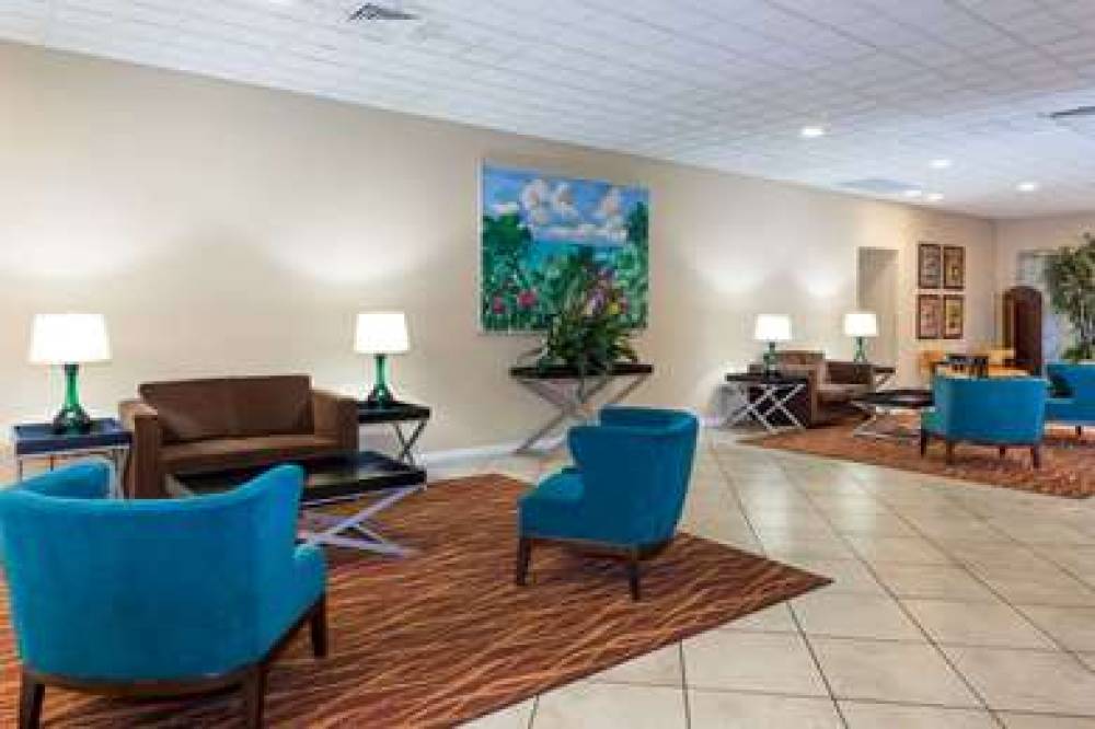 Ramada By Wyndham Kissimmee Gateway 8