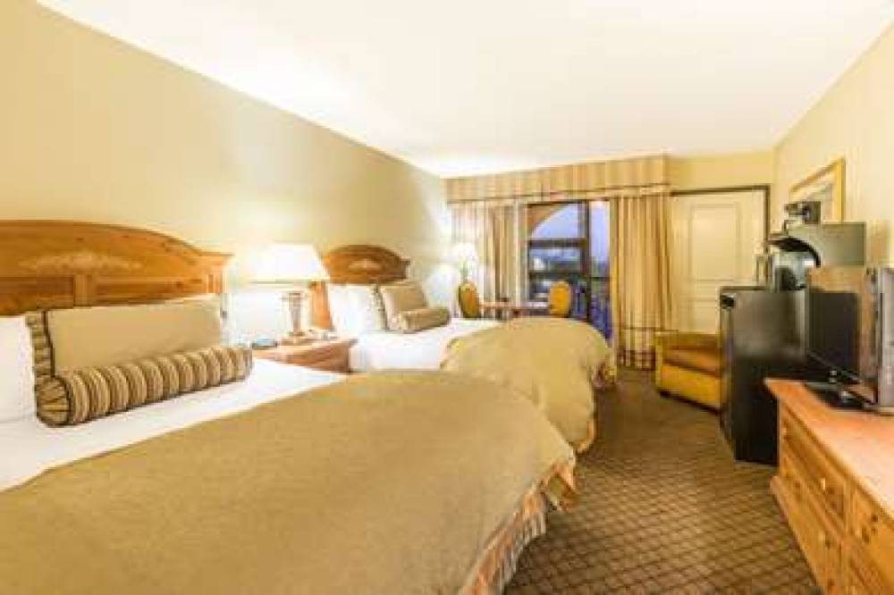 Ramada By Wyndham Las Cruces Hotel & Conference Center 8