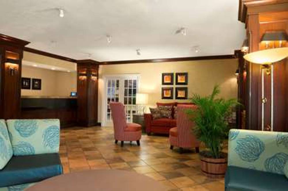 Ramada By Wyndham Naples 3