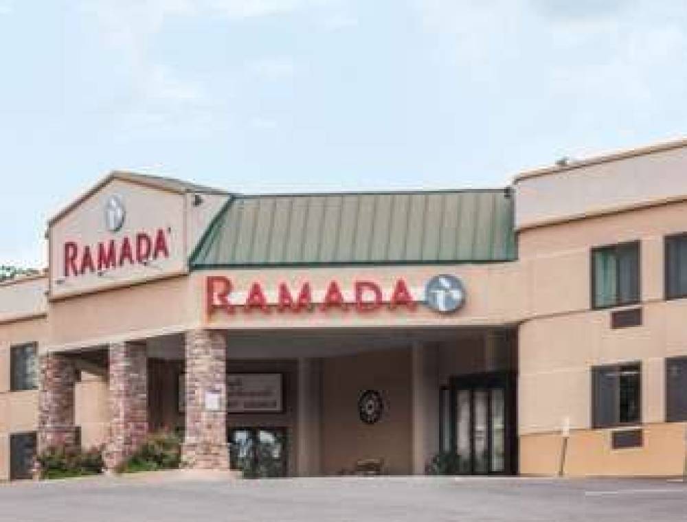 Ramada By Wyndham Newburgh/West Point 2