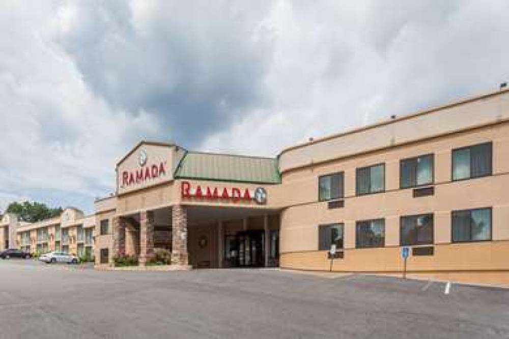 Ramada By Wyndham Newburgh/West Point 3