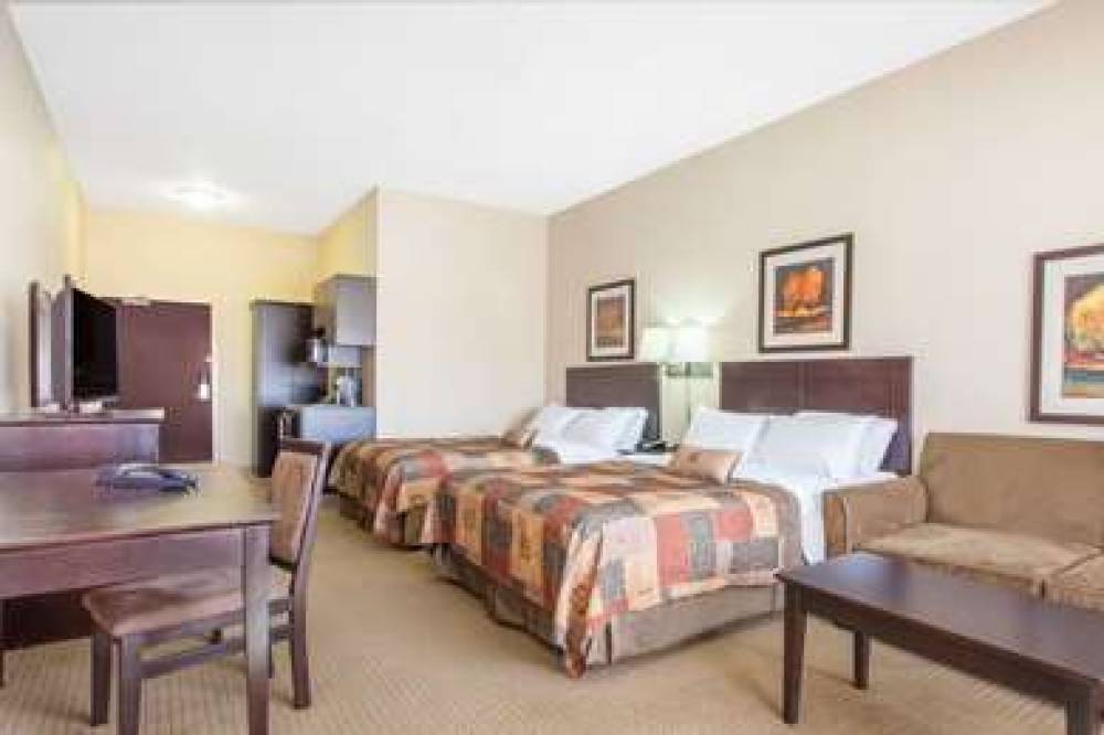 Ramada By Wyndham Pincher Creek 6