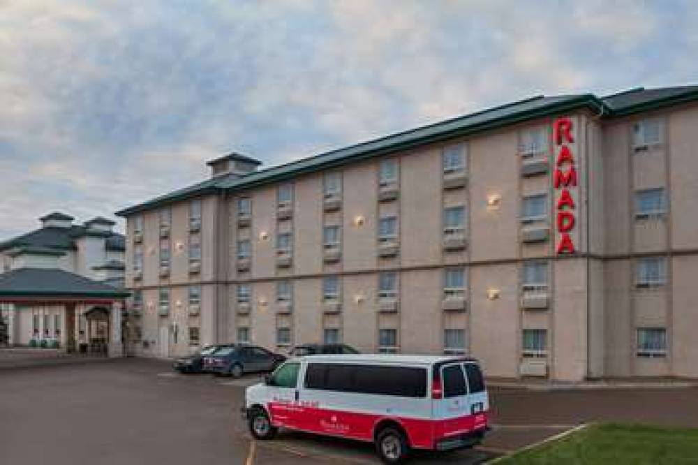 Ramada By Wyndham Red Deer Hotel & Suites 1