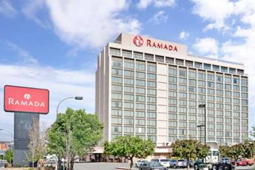 Ramada By Wyndham Reno Hotel & Casino