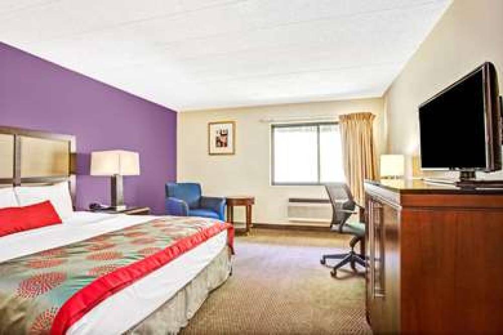 RAMADA BY WYNDHAM ROCKAWAY 7