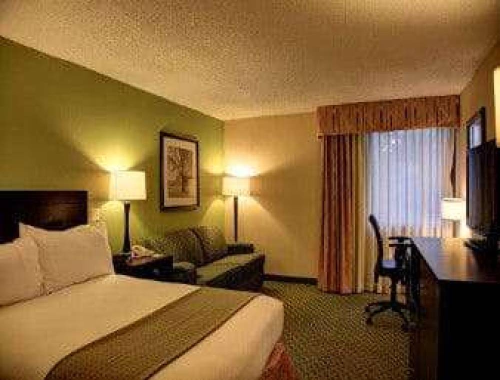 RAMADA BY WYNDHAM SHREVEPORT AIRPOR 10