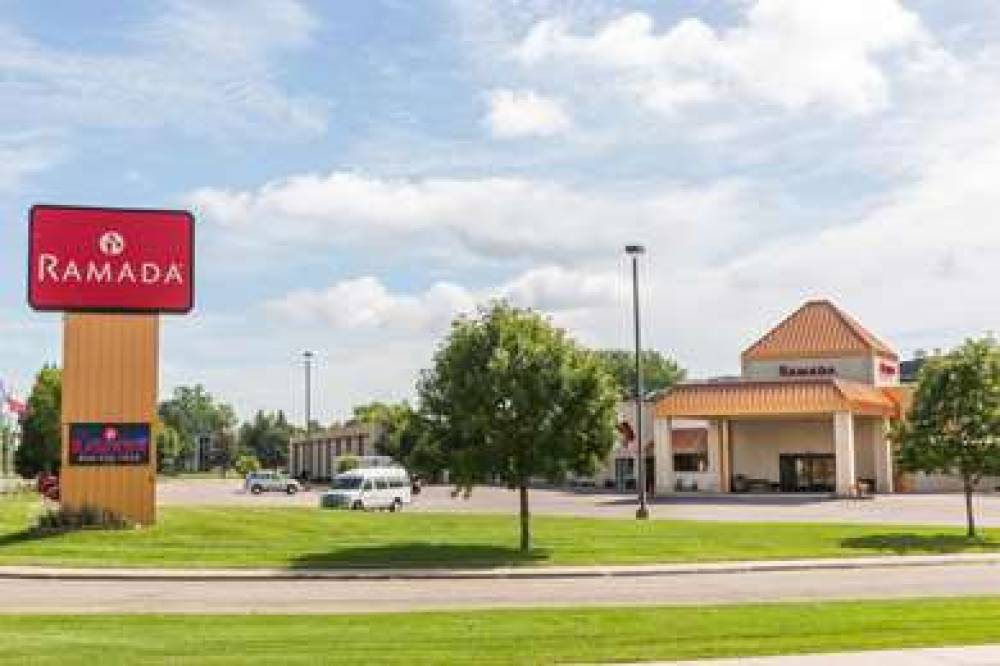 Ramada By Wyndham Sioux Falls Airport-Waterpark & Event Ctr 1