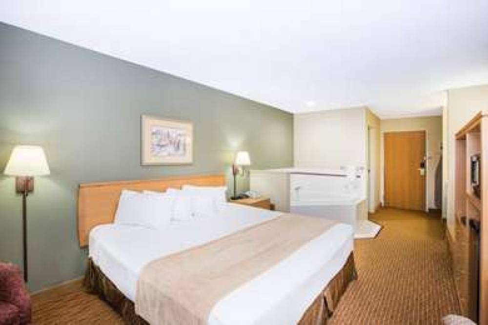 Ramada By Wyndham Spirit Lake/Okoboji 10