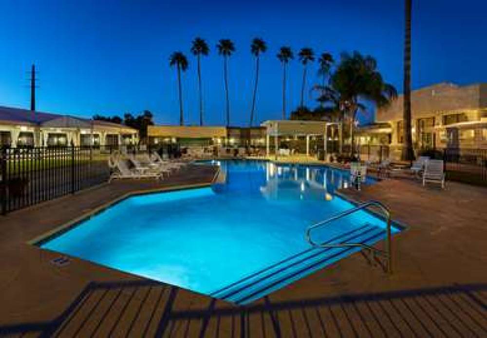 RAMADA BY WYNDHAM TUCSON 4